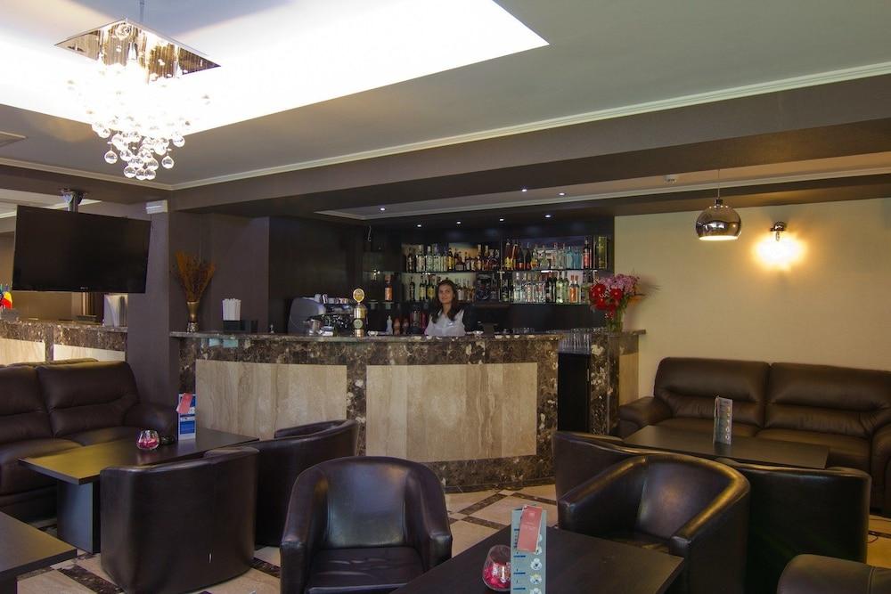 West Plaza Hotel Bucarest Exterior foto