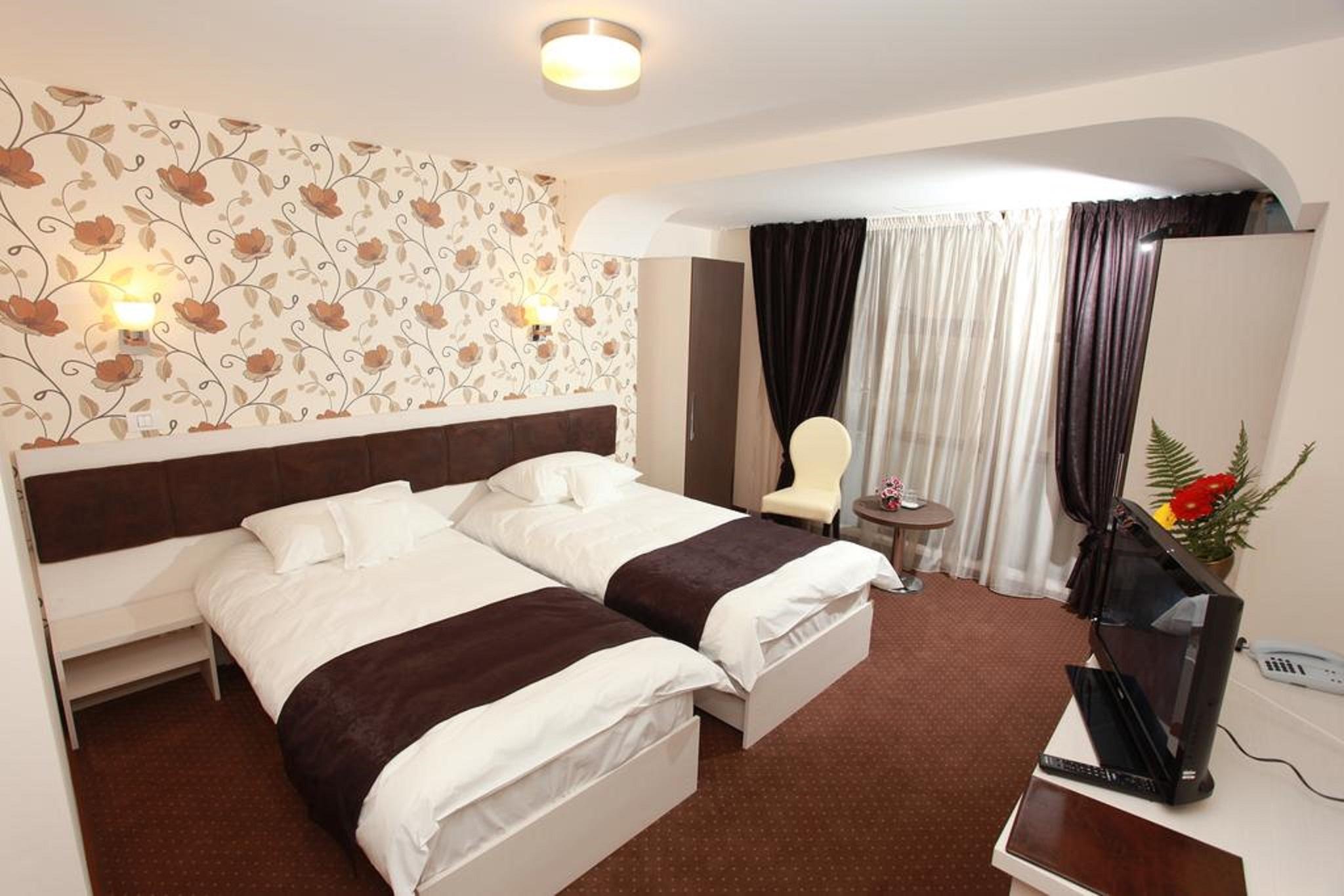 West Plaza Hotel Bucarest Exterior foto