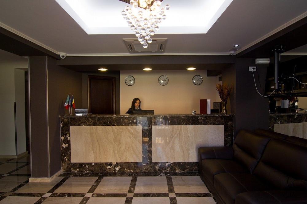 West Plaza Hotel Bucarest Exterior foto
