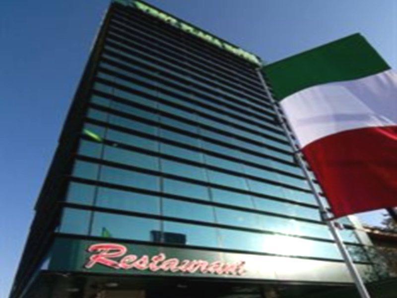 West Plaza Hotel Bucarest Exterior foto