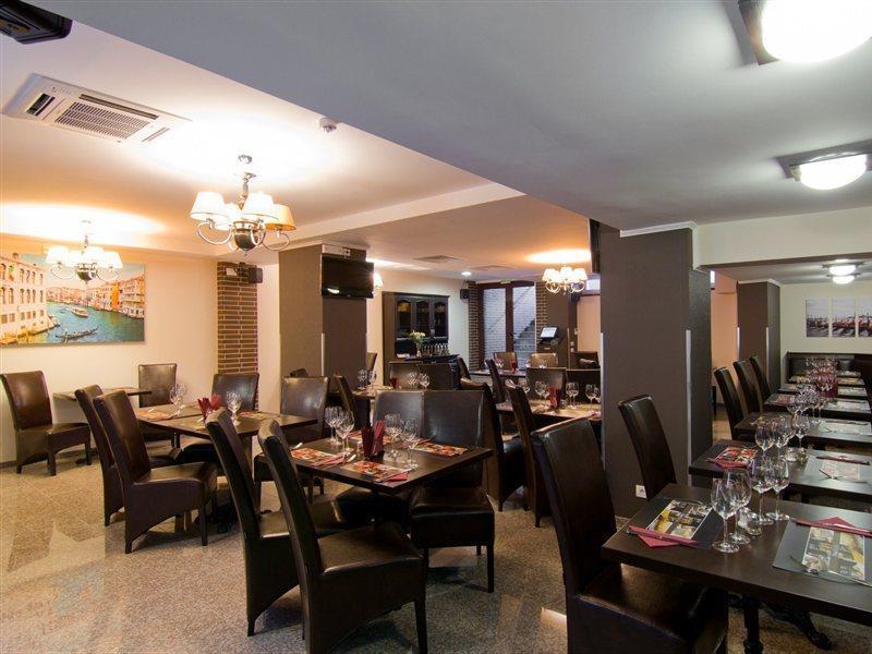 West Plaza Hotel Bucarest Exterior foto